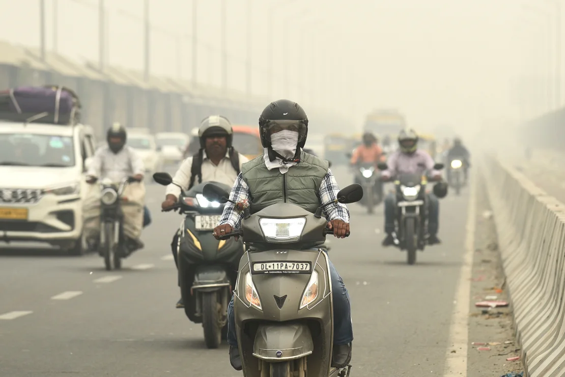 231106111521-02-delhi-air-pollution-1103