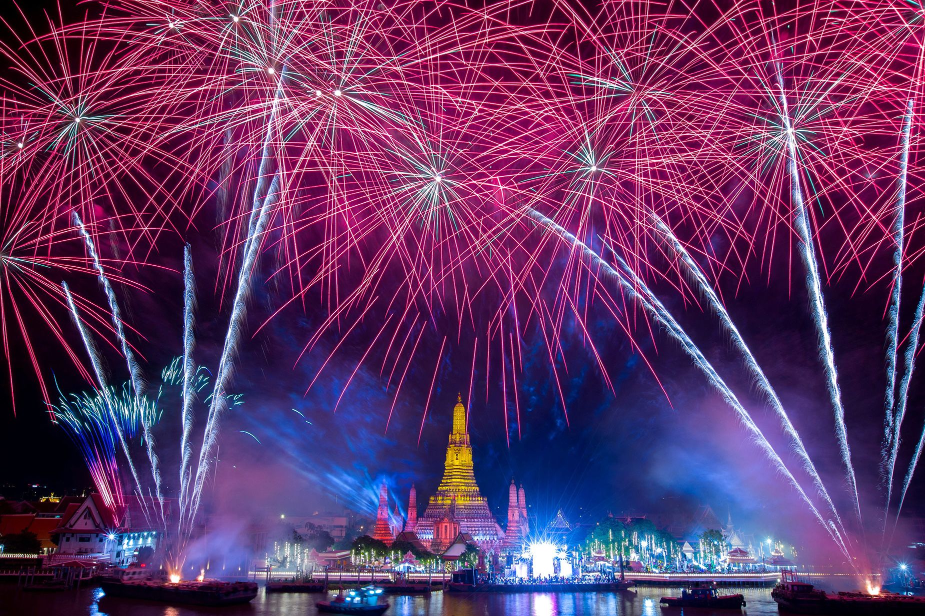 2022-12-31t181517z-1393791771-rc25hy9cpigd-rtrmadp-3-new-year-thailand-fireworks