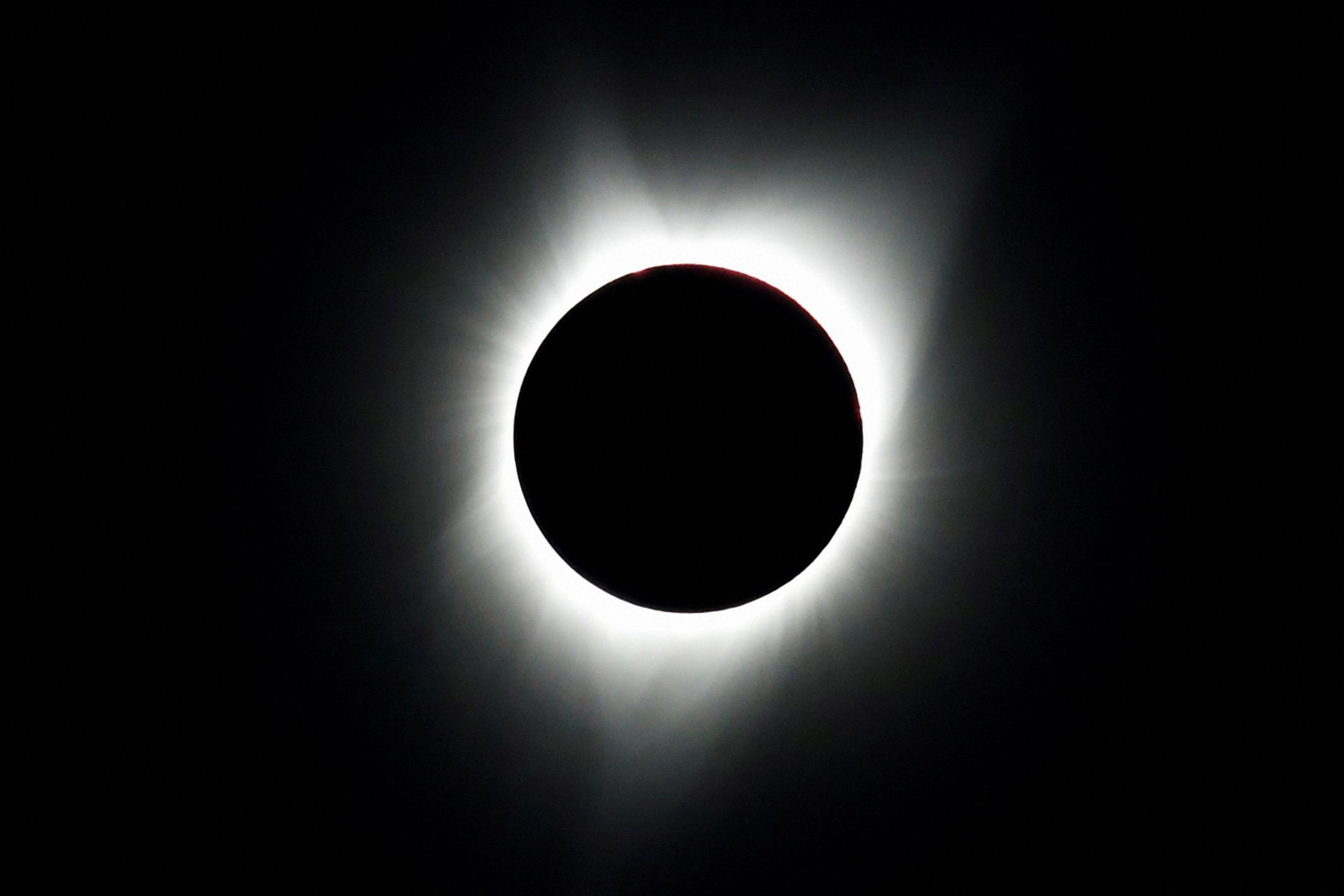 240126131456-solar-eclipse-oregon-2017-file