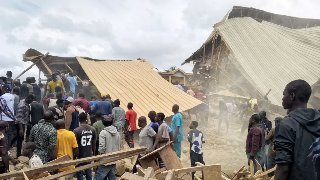 21 people die as school building collapses