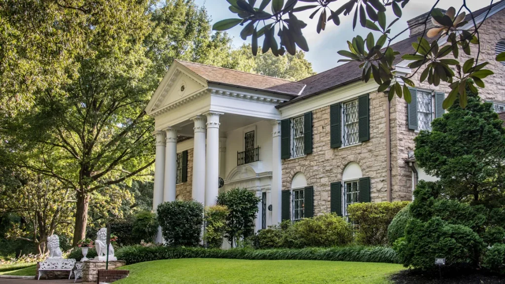 Graceland mansion in Memphis