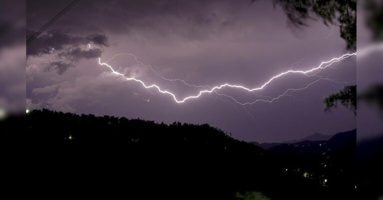 More holiday travel delays expected as powerful thunderstorms intensify from Texas to Alabama