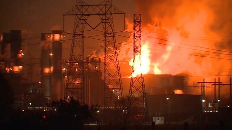 Evacuation order lifted after fire breaks out at battery storage facility in Central California