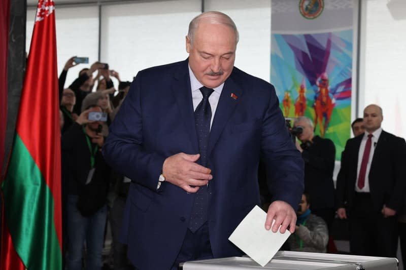 Lukashenko sweeps to victory in Belarus after stage-managed election