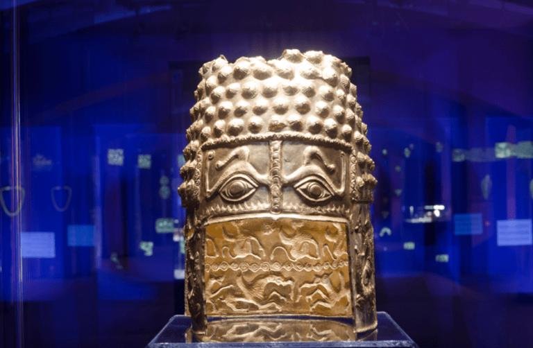 Thieves blow up museum door and steal ancient artifacts, including 2,500-year-old gold helmet